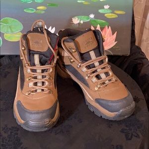 Beaver Creek ankle boots. Sz: 6.5 brn/blk